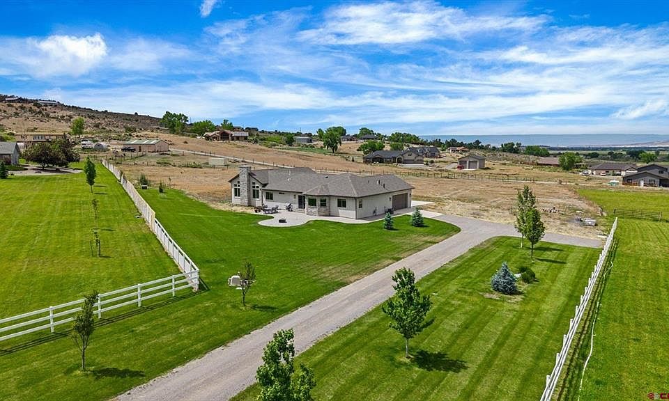 1st image of 65414 Sunridge Court