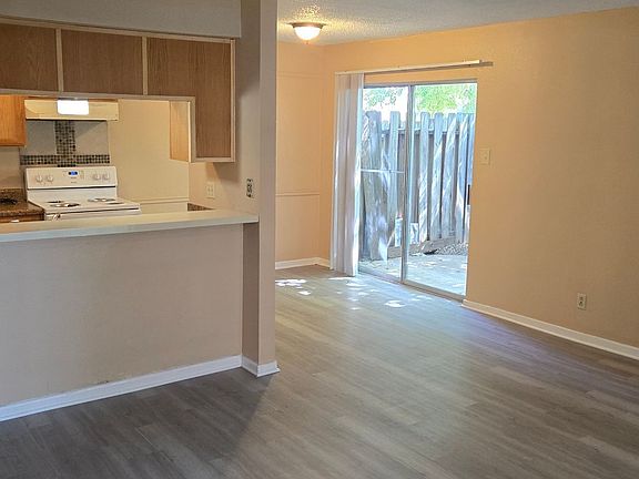 4th image of 1308 Covey Ln #C