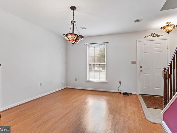 5th image of 211 Saddle Ridge Dr