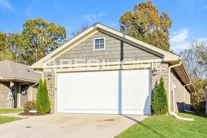 Building Photo - 153 Brooklawn Dr