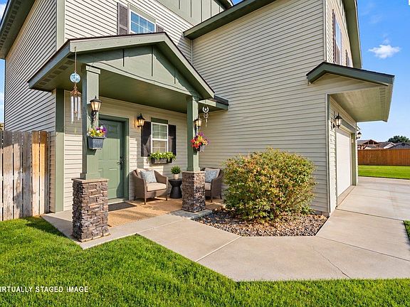 2nd image of 5813 Ramus Ln