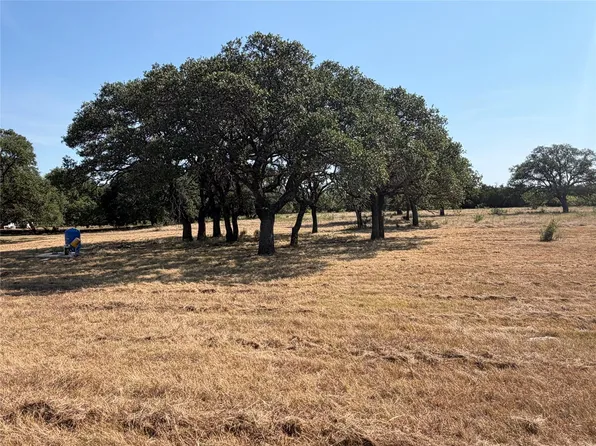 463 Rolling Hills Dr, Lampasas, TX 76550