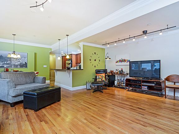 Living space angle 3 - facing kitchen