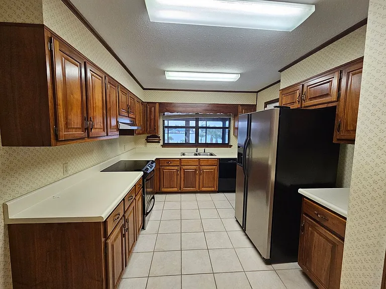 1437 Parkway Dr — Photo 11