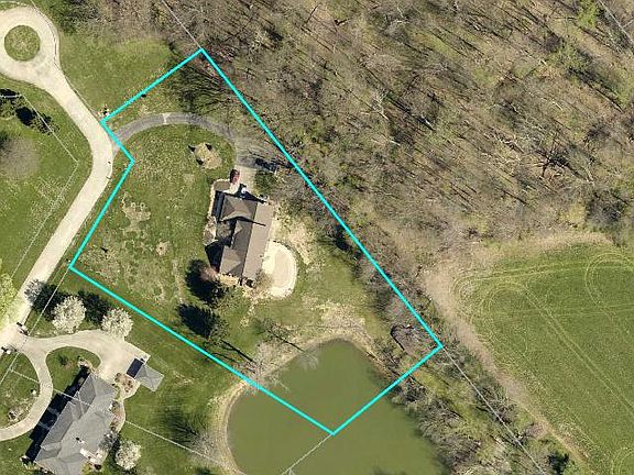 2nd image of 3555 E Diamond Dr
