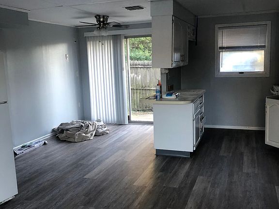 2nd image of 4052 SE Highway 484