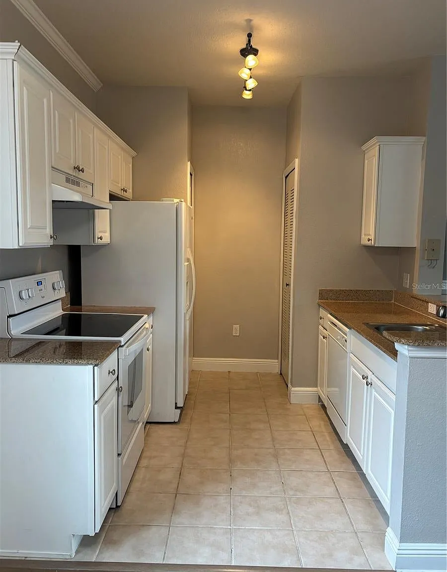 1 bed, 738 sqft, $1,595 — Photo 3