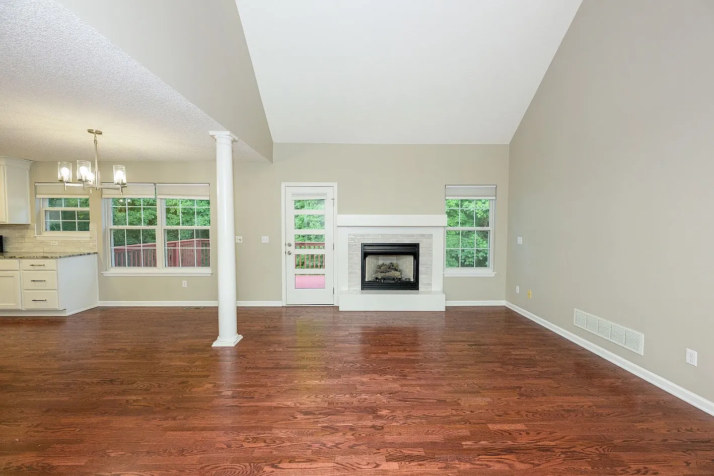 5 bed, 3.5 bath, 3300 sqft, $2,700 — Photo 4