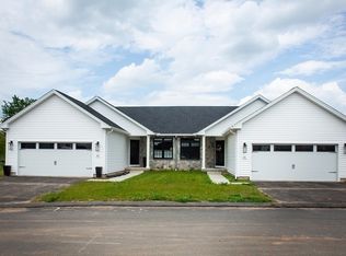 95 Villa Dr #31, Feeding Hills, MA 01030
