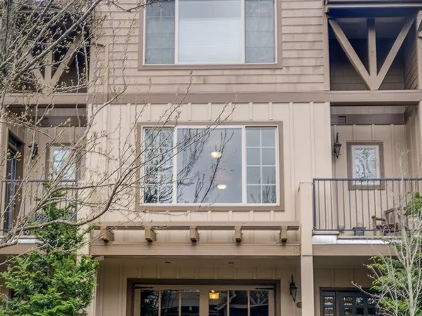 2036 NW Village Cir, Portland, OR 97229