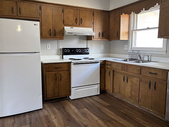 4th image of 102A Clark St