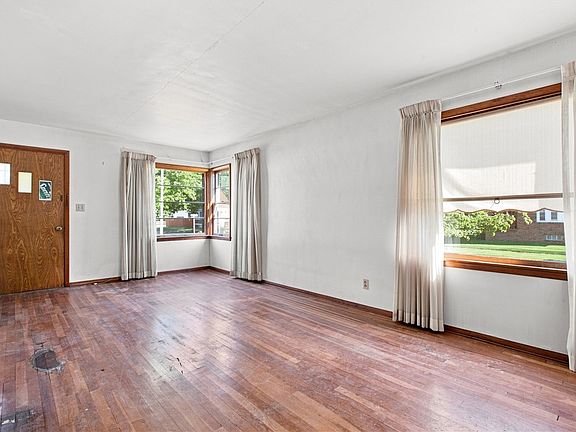 5th image of 1021 S 15th St