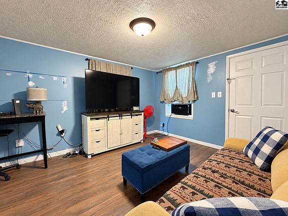 3rd image of 101 E Avenue A