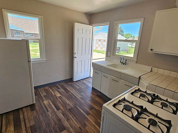 2nd image of 351 E 2nd St