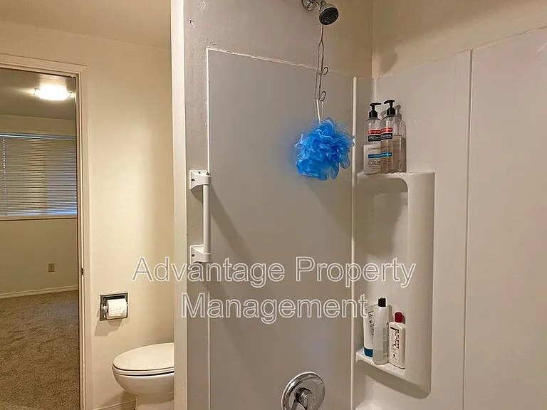 2662 NW Tyler Ave — Photo 7