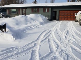 1614 9th St SW, Minot, ND 58701