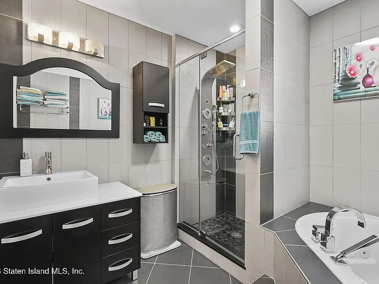 40 Devens St #1&2 — Photo 17