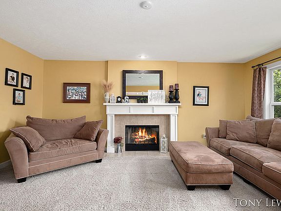 2nd image of 411 Orchard Dr NE