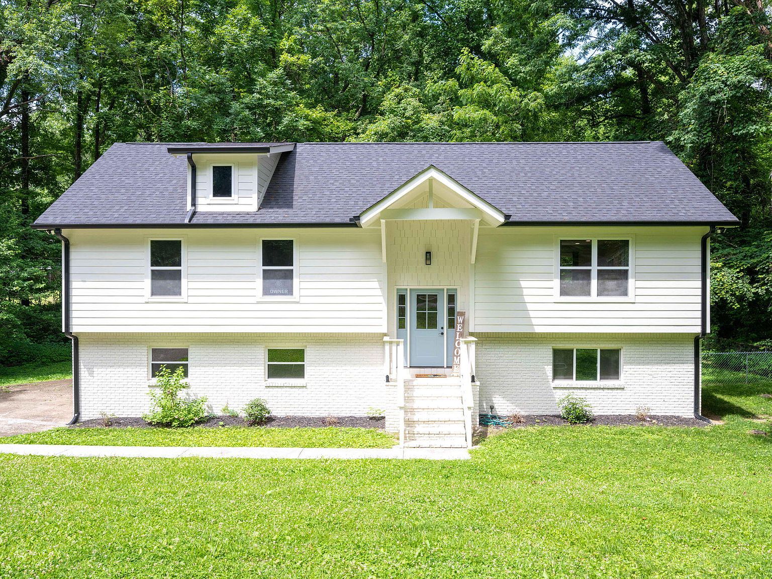 1305 Aswan Dr, Signal Mountain, TN 37377 | Zillow