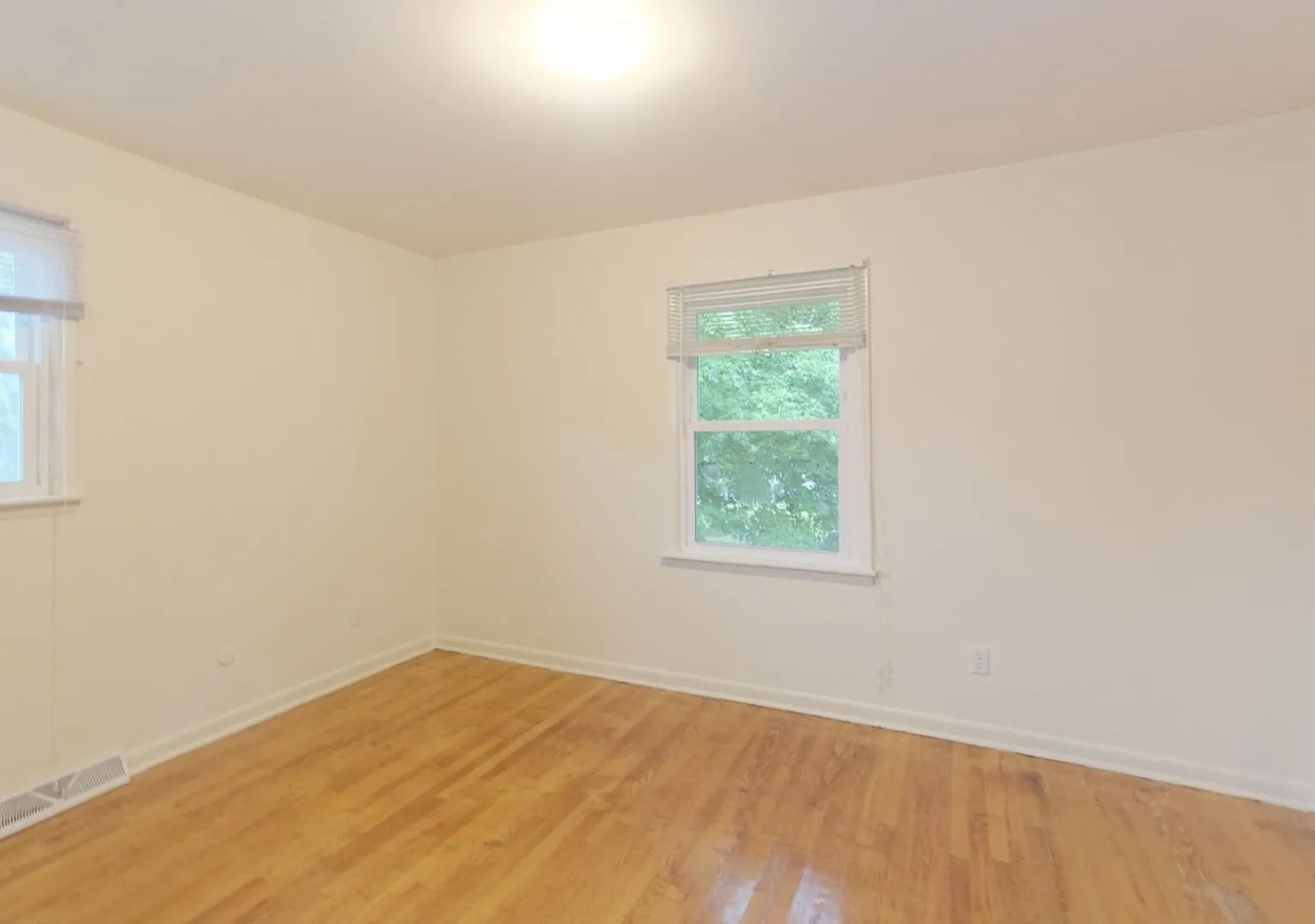 Orchard Garden Apartments — Photo 3