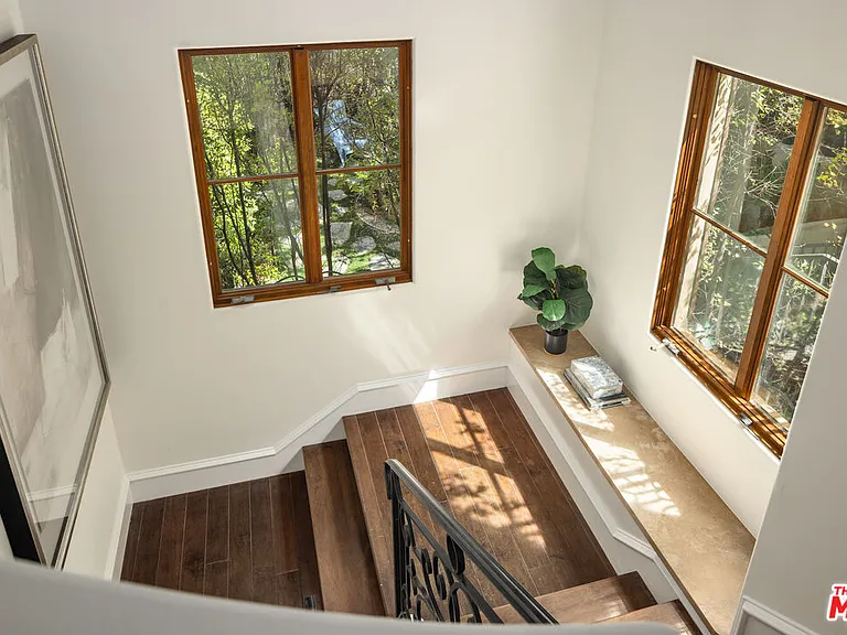 587 Entrada Dr — Photo 6