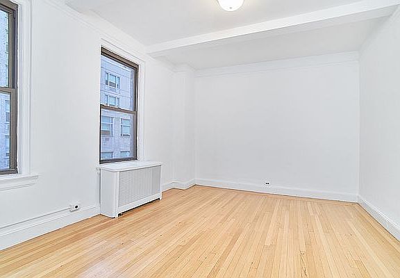 4th image of 135 E 50th St APT 2B