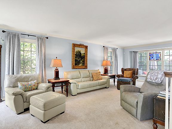 5th image of 7357 Lesley Ave
