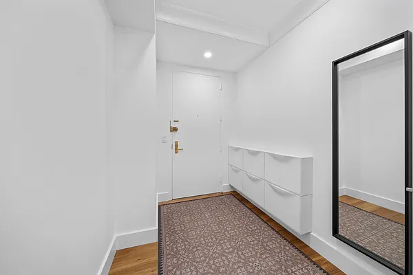 Sold by Hauseit LLC | media 27