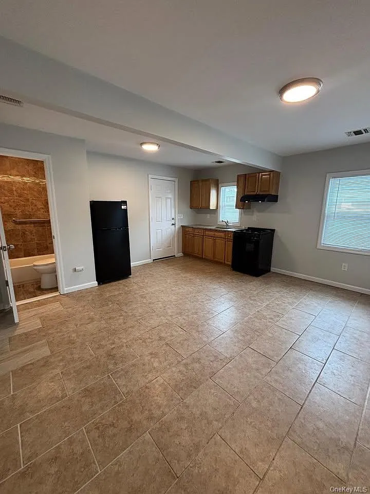 101 Miramar Ave — Photo 3