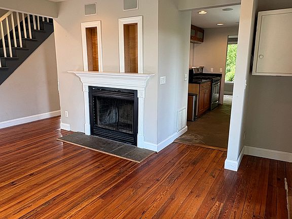4th image of 1203 W Johnson St