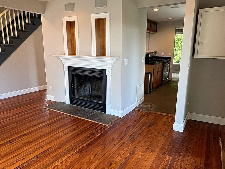 1203 W Johnson St — Photo 4