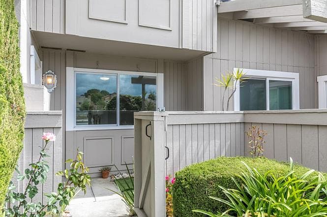 1st image of 1103 Polynesia Dr #1