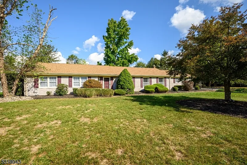36 Stonewyck Dr photo 1