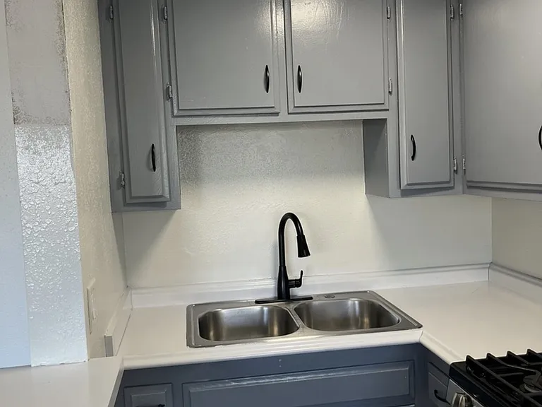 3620 S PACIFIC AVE — Photo 3