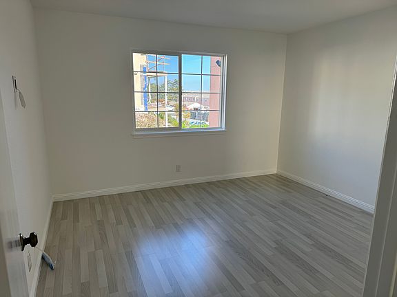4th image of 1012 San Gabriel Cir Unit 404