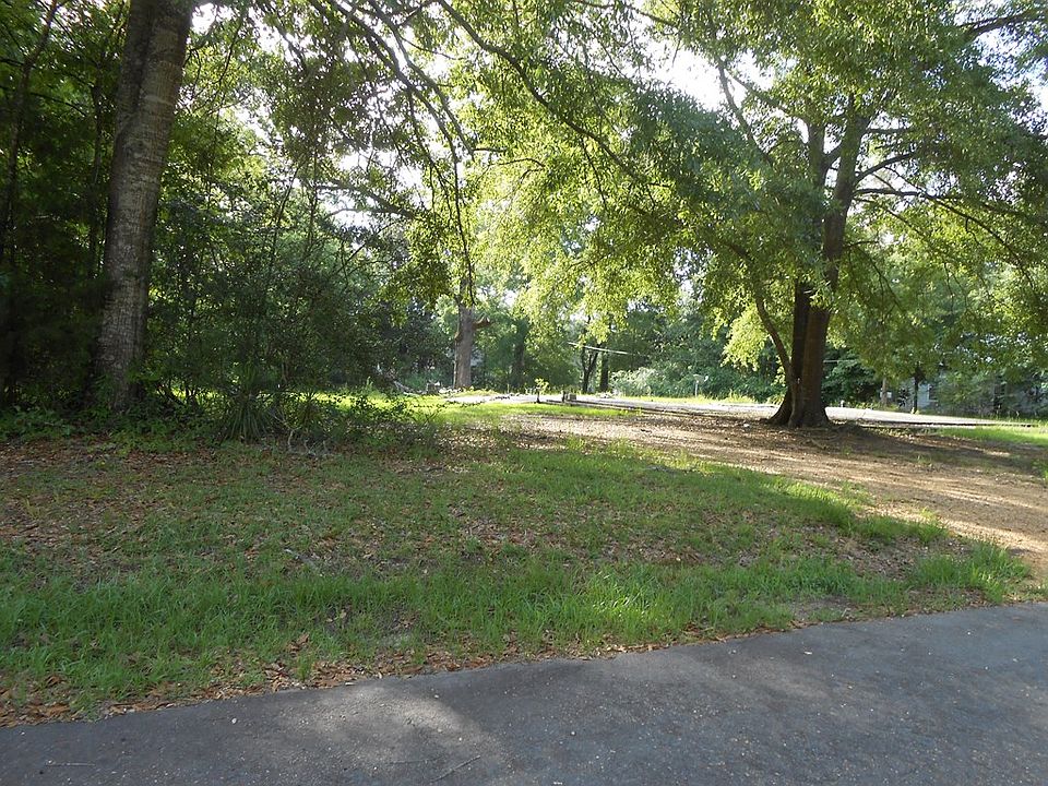 2nd image of 1024 Pecan Dr