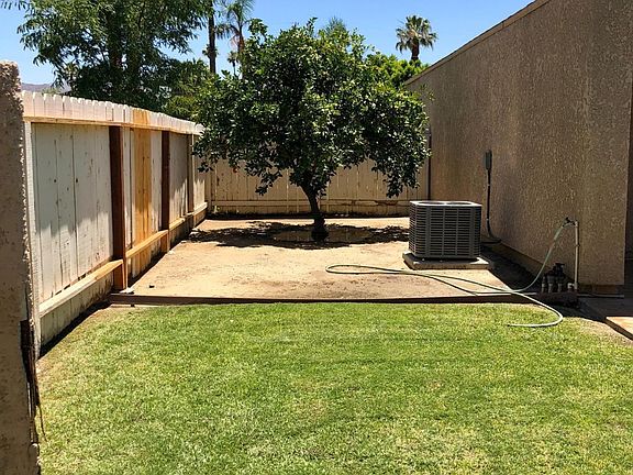Side yard in courtyard