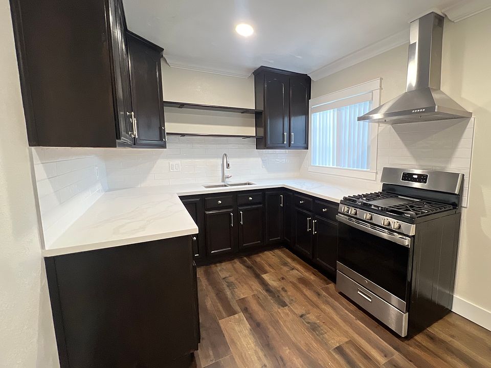 1st image of 7029 Hazeltine Ave