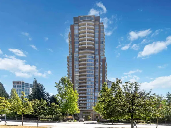 6838 Station Hill Dr #803, Burnaby, BC V3N 5A4