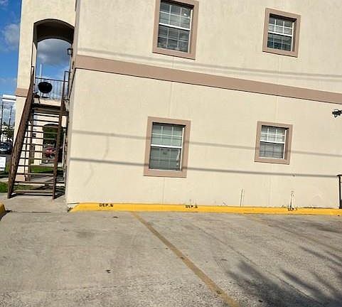 2nd image of 1660 E 12th St #6