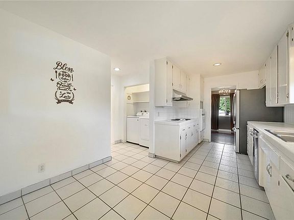 5th image of 1523 S 8th Ave