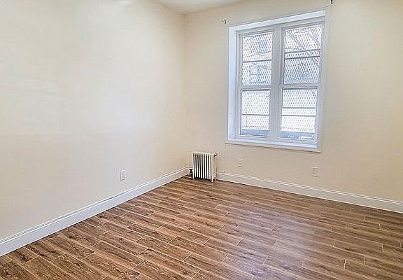 4th image of 555 W 173rd St APT F9