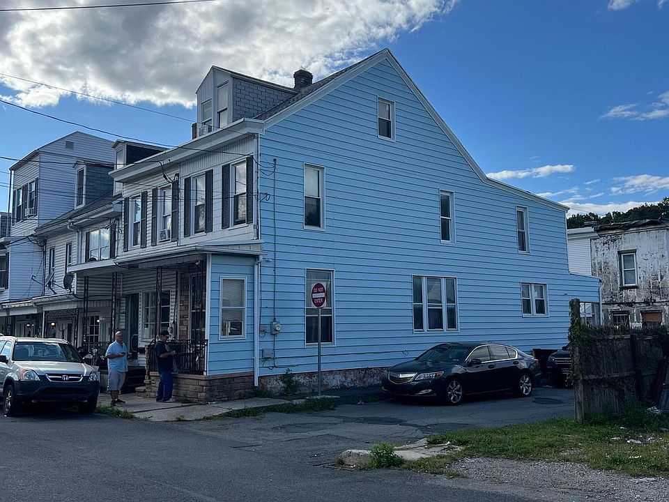 2nd image of 1039 E Pine St
