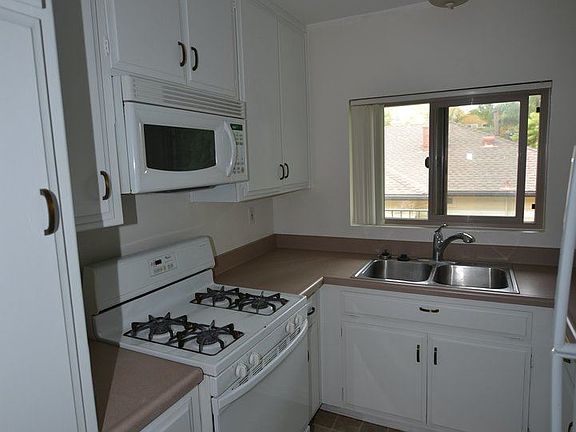 4th image of 3936 Georgia St APT 6