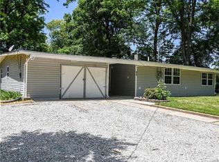 92 Wilshire Dr, Fairview Heights, IL 62208