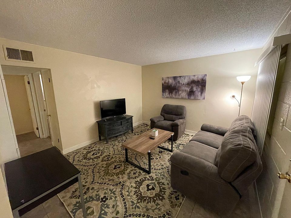 1st image of 301 Copper St #4