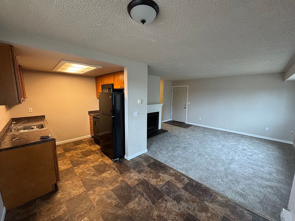 1st image of 4027 S Warner St #0