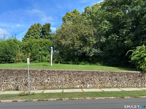 482 Commonwealth Avenue, New Britain, CT 06053