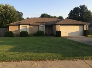 790 Robin Hood Ct, Springdale, AR 72764