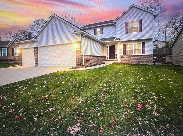 8196 Sawmill Trl, White Lake, MI 48386